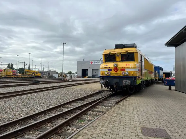 New milestone for hybrid locomotive